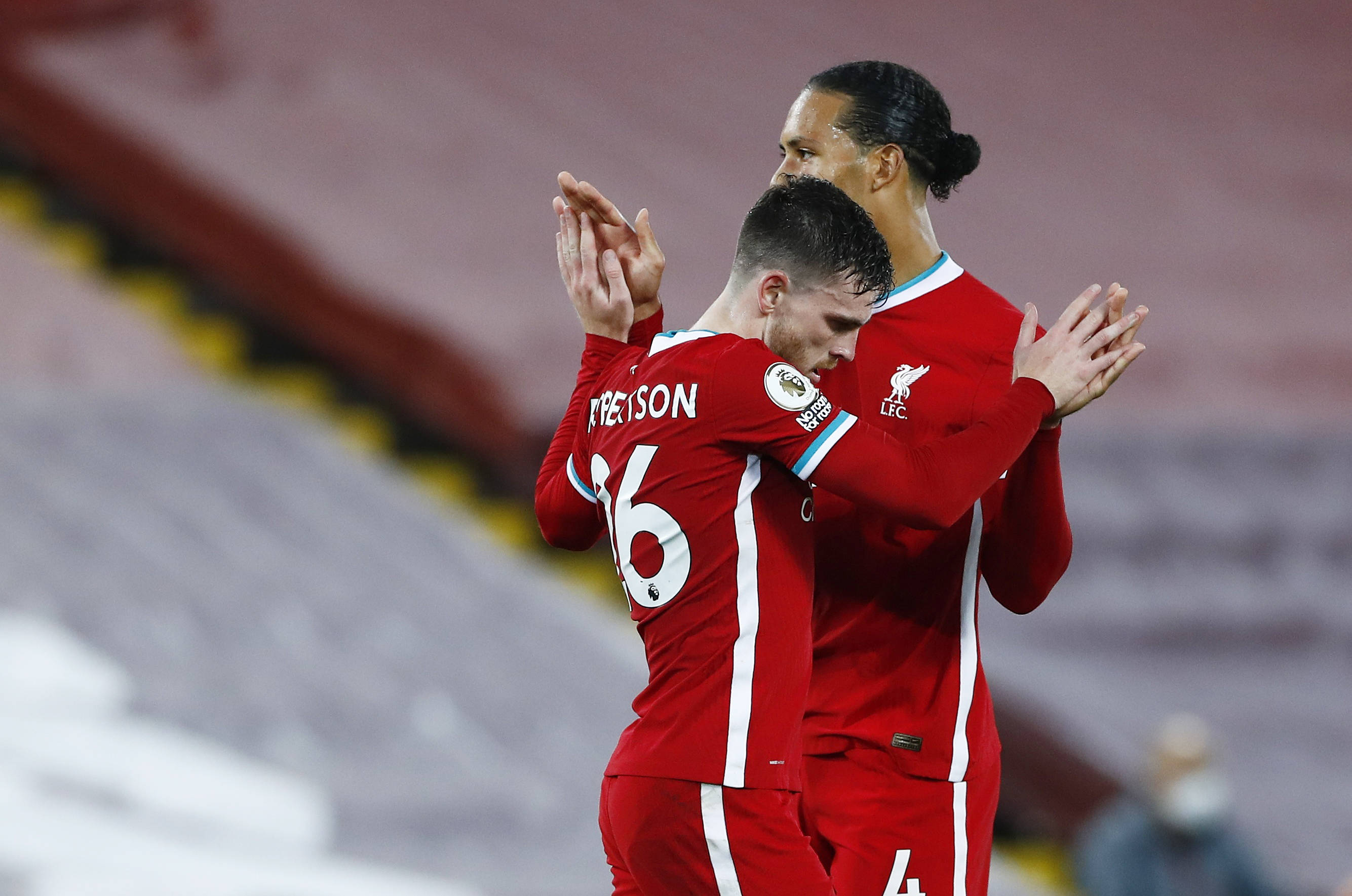 更显示了他 更显示了他